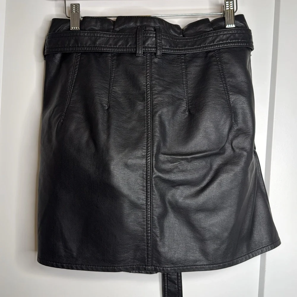 Free People Size‎ 27 Faux Black Leather High Rise Mini Skirt